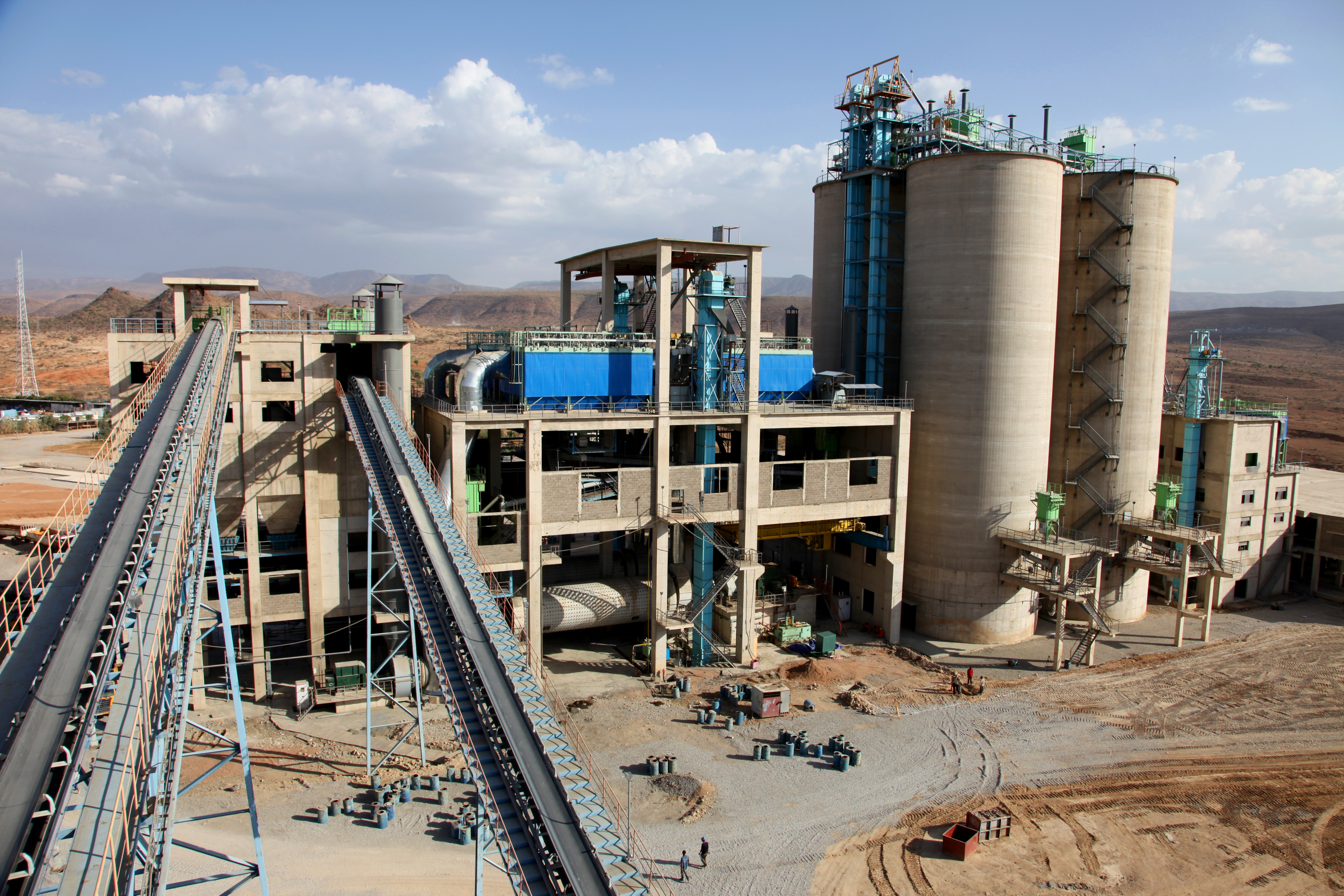 Chemical constituents of cement